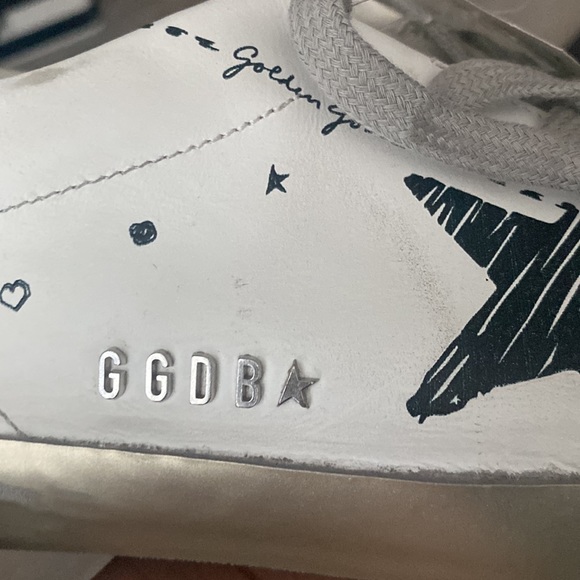 ⭐️Authentic Golden Goose Superstar Sneakers ⭐️ - Picture 7 of 10